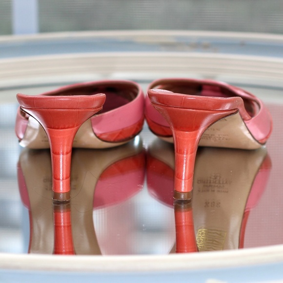 Valentino Garavani Coral Kitten Heel - Picture 4 of 8